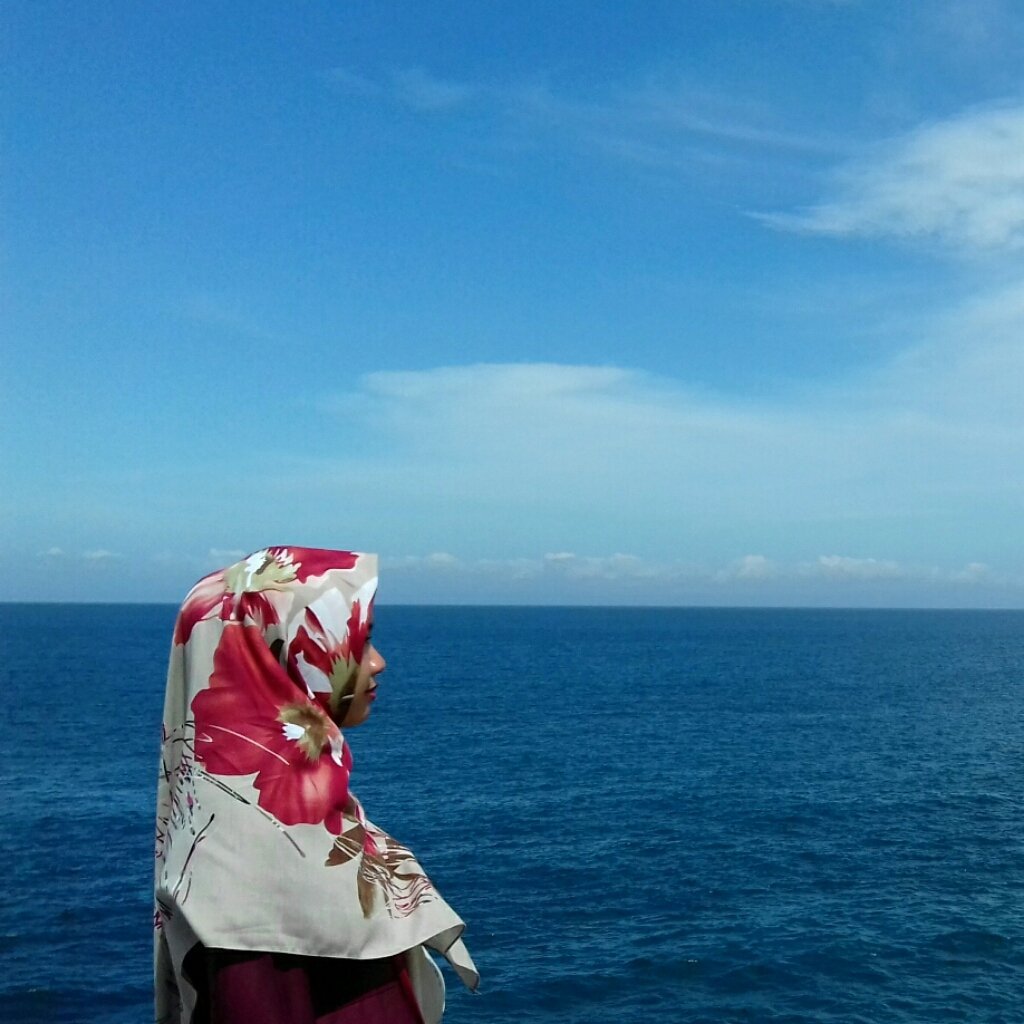 👰 Part of @prasJCICS's heart 
👩 Happy teacher in SMP N 1Brangsong, Kendal