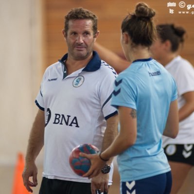 Hijo de Eduardo Vicente Gallardo, Entrenador de la Selección Femenina de Handball JJOO Londres 2012 Rio 2016 y Head Coach Handball del Club River Plate.
