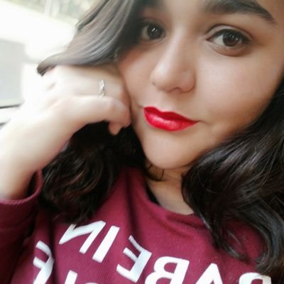 Instagram: mafe9525 -
estudiante de lic. en diseño tecnológico -
amante de los libros - soñadora ....