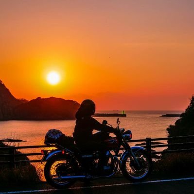 nxxaxx0819's profile picture. 【2018.5.19★W800納車】(リターンへっぽこライダー)
✨✨٩(*´◒`*)۶♡✨✨
バイク♡kawasaki♡カメラ♡旅♡キャンプ♡自然♡北海道♡LIVE♡Disney
【2005～2011⇒250TR＆TODAY→FORZA】
ゆるりと気ままに更新してます★
無言フォロー失礼します‼
フォロバはお気軽に‼