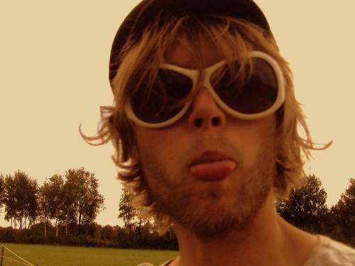 Blogger,Maler,Painter,Künstler,Musiker,Designer,CD- und Plattensammler,Ich,Schreiberling,Bruder,Sohn,Enkel,Freund
https://t.co/f0taidWRA8