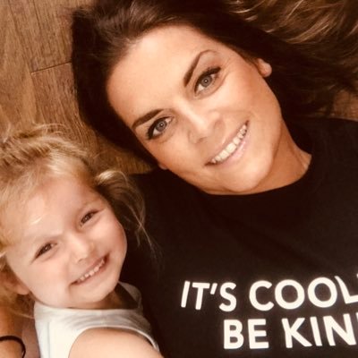 Dee 2some| Mum of 2 | Passionate & Creative • Always time for Family•Friends •Music •Dance• Prosecco🥂#Design #BSL #FightKlub #Digitalmum #NHS