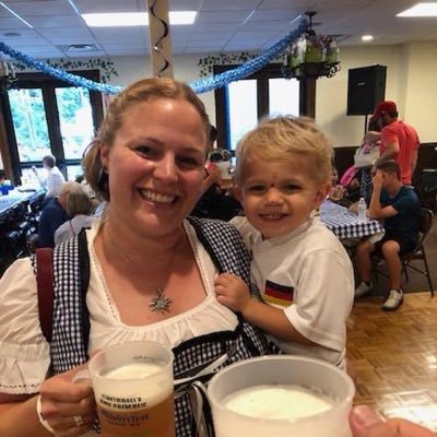 FormerGerman teacher at Fairview-Clifton German Language School; currently Technology teacher at FCGLS. proud mom of two kids 💗💙I love ⚽️🏀🍺🍷🥓🥨🌈🌻
