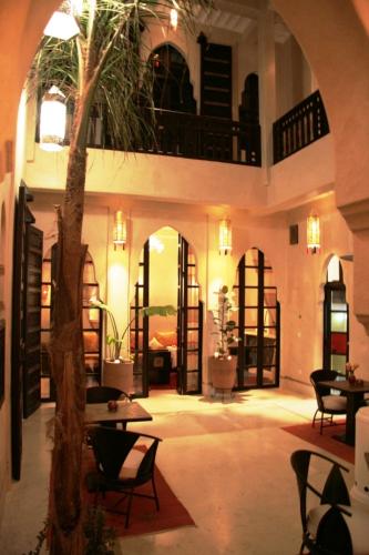 Very charming and trendy guesthouse Riad with 5 rooms in Marrakech / Morocco. Visit us and enjoy the warm  welcome of Marrakech!