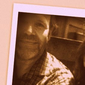 Southern Artisan,
Former rock drummer & percussionist, former Goldsmith and Diamond setter.
Android photographer at present. Married to the best wife on earth.