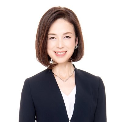 一流ホテル等で上場企業社長、皇族、著名人など一流人と関わる中で、プレゼンス＝存在感・雰囲気を磨く独自のセルフブランディングを体系化。エグゼクティブ2800人に指導や研修を行う（／企業研修は「アテインメンツ」で🔎）。一流の存在感シリーズ著書３冊。公式LINEで一流の存在感を身につける実践ノウハウをプレゼントしています。