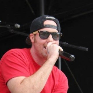 Award-winning rapper, DJ & emcee. 💯NEW LOVE SONG OUT NOW💯 click below to hear “Yours Forever!” 👇🏼
