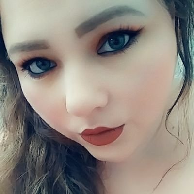 Hey AWickedSiren here, I am Twitch streamer. Come check me out sometime and hit that follow button!!!