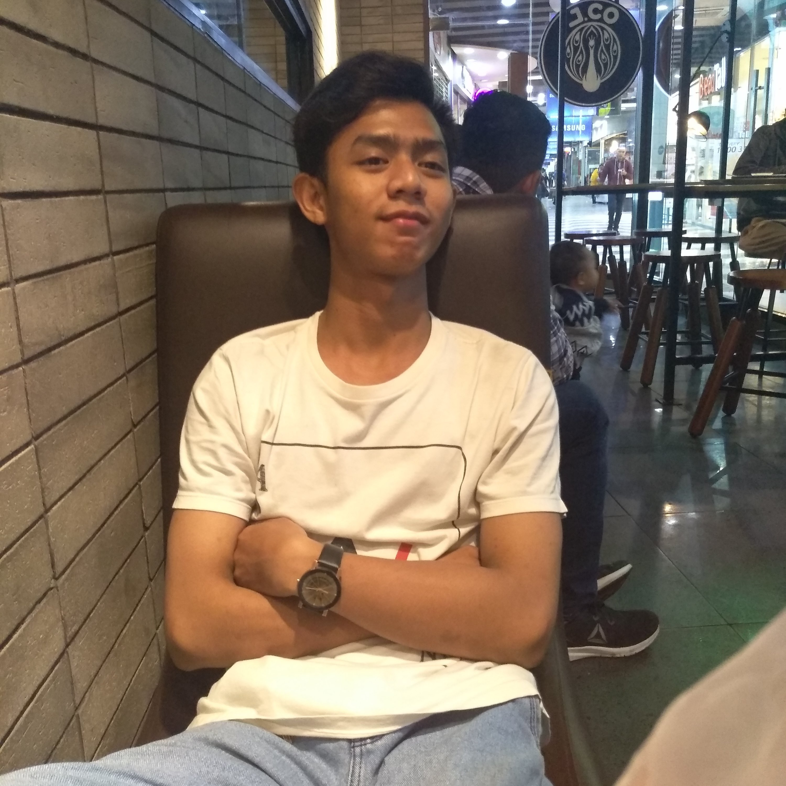 Keposangat5's profile picture. Brondong yang siap melayani dan memuaskan tante tante,,untuk yang serius aja....