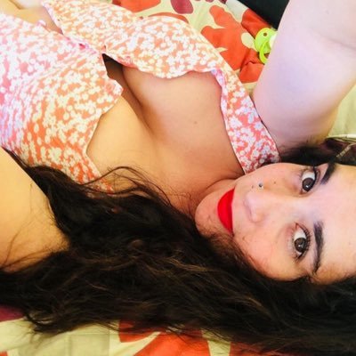 LucySantorini's profile picture. Goiana, Mãe da bia, Cristã e de Direita, filiada ao PSL - GO.