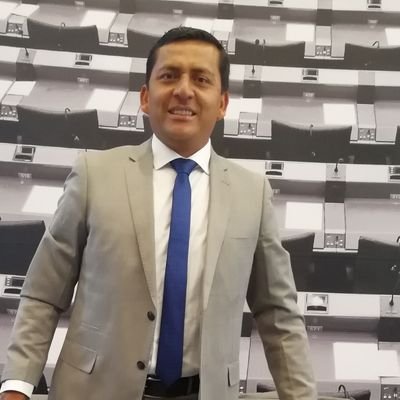 Pastor de la Iglesia Adventista del Séptimo Día. Actualmente director de Mipes,  Evangelismo y ASA en   la Misión Andina Central.