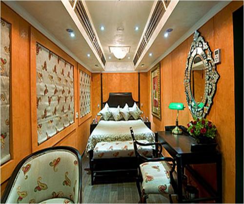RoyalRajOnWheel's profile picture. Luxury Train Royal Rajasthan on Wheels! Also on facebook  http://t.co/6MlqENXk3p