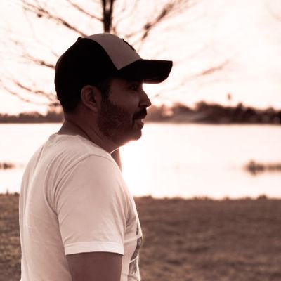 alexbrt29's profile picture. Expert in final distribution of chocolate final products. Photographer, Baseball and Music fanatic.