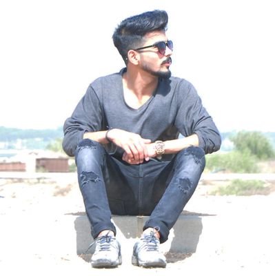 Khanz_zada's profile picture. Yours truly, but not truly yours.