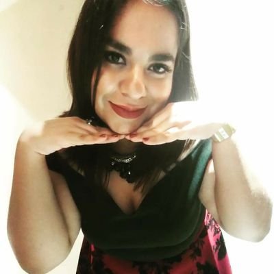 taniasachaplin's profile picture. Si nos cruzamos por la vida no me preguntes dónde voy, mira mis ojos & adivina lo que busco & lo que soy ♬