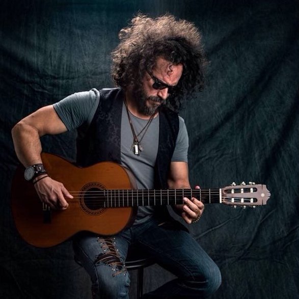 ClubFerretti's profile picture. Fan page de Fabrizzio Ferretti (Zambo Loco) Entérate todos los pormenores de su carrera artística🎸🤘