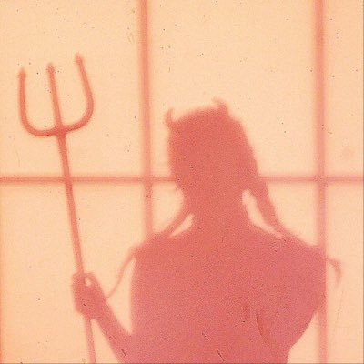 haileys18389522's profile picture. im sad lol