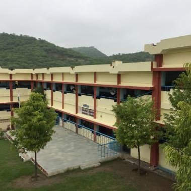 Kendriya Vidyalaya No.2 Eklinggarh Udaipur under KVS Regional Office Jaipur Region. There are 3-sections from I to X and 2- streams (Sc & Comm.)from XI to XII.