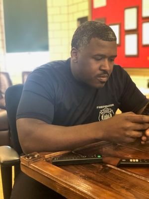 tj7817's profile picture. 