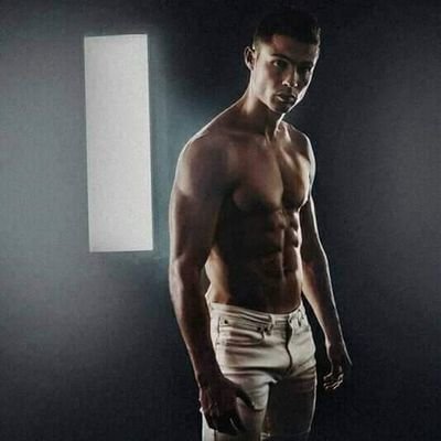 AkashSh57884404's profile picture. 2002 29