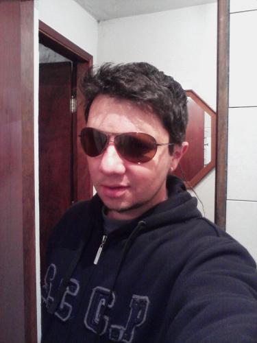 Ton_clay's profile picture. Se não posso fazer tudo, faço tudo o q puder...