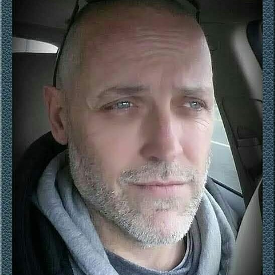 I am Matthew from Elgin IL I am 48years old I work as a construction engineer, I am single no kids, I am a honest and hardworking man