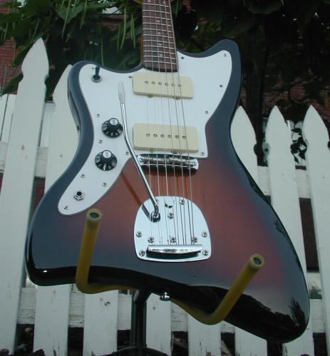 doktordee's profile picture. a musician/producer/mastering engineer/dj/subgenius/left-handed guitarist-advocate who hates social netwerking. fyi: i vehemently dislike religions in general.