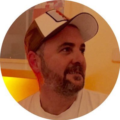 Activista LGTBIQ+ y de VIH, feminista, socialista, ugetista, ateo, laico.He sido muchas cosas, ahora Director @FPedroZerolo.🔴✍🏻 ⏬ @miquelfernandez.bsky.social
