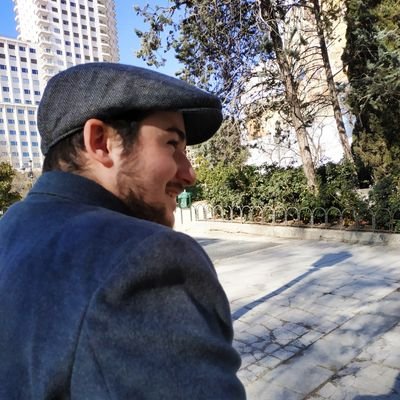 Politólogo y analista político por la Universidad Complutense de Madrid. He escrito en Vivir Marmolejo y Participe +, actualmente en El Rincon del Pato Cojo