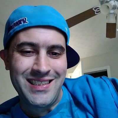 Hey my name is Chris and I'm 31 yrs old and I live in Phoenix city Alabama and I like to have fun I like to play foot ball and I like to go out whit my friends