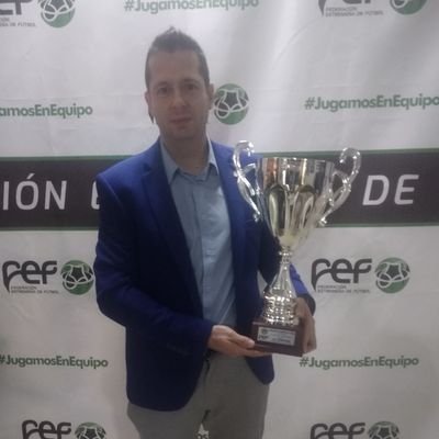 Técnico Deportivo Nivel 2.
Ex entrenador de la UD Fornacense.
Ex entrenador SP Ribereña.
Monitor de pádel por la f.ex.p.