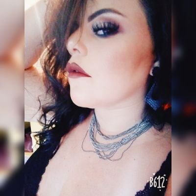 monicamk0215's profile picture. 