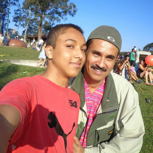 Estudante de Engenharia de Computação, amante de exatas, politica e tretas.