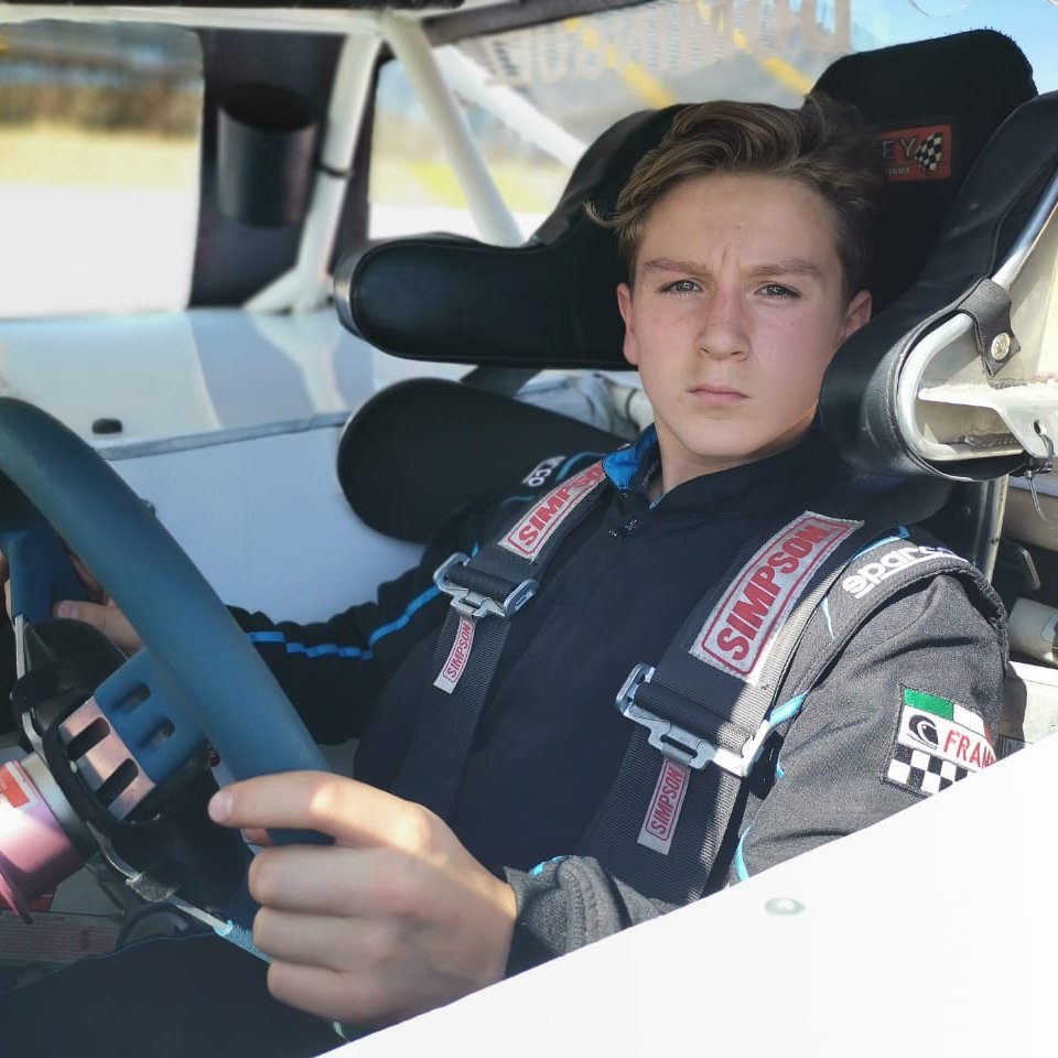 Piloto profesional actualmente participando en el campeonato Trucks Series MX de NASCAR México