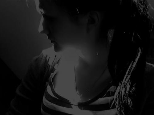Hi, I am Justyna. I have 16 years of age and live in Poland/Czestochowa (Central europe). Interested in music, photography and computer graphics.