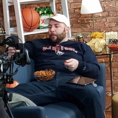 Barstool Sports blogger. College basketball guy. Lefty jumpers/bounce pass aficionado. Will have a drink with Bill Raftery  Contact: reags@barstoolsports.com