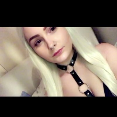 22 |Tired-Always| hear to moan about life and post cute pics 🍑| DM for content