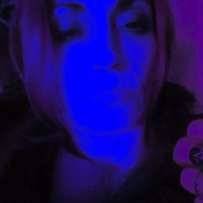 All3ykat76's profile picture. 🌙ay Dreamer. 🎵ight Thinker.
And sum1 who thinks bunnies are underappreciated & whales belong in oceans not theme parks so quit goin folks! :( Its disgusting!