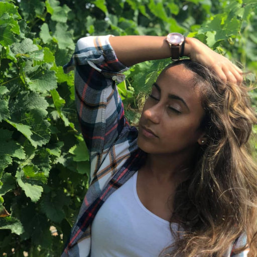 beccamariexx's profile picture. 27 - NY/VT 🐝🗝️