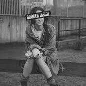 mysterymaiden02's profile picture. Broken