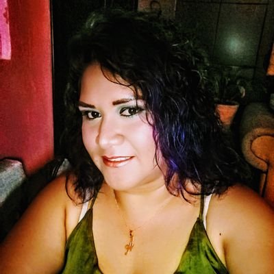 simplmnt90's profile picture. 