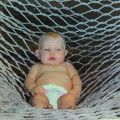 CeeCee91395100's profile picture. My dogs step on my face and don’t even apologize