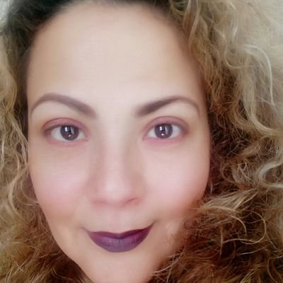 Experta en comunicacion corporativa, reputación y comunicación de crisis con más de 20 años de experiencia.