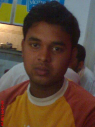 me nice coool boy here to gather news and share my knowledge to twitter uesr