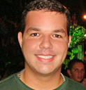 Formado em Direito/UFRN.Um follower da simpatia seletiva,do prazer da boa vontade, do sorriso fácil e de bons momentos de reflexão.