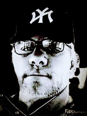 Benkarafarid4's profile picture. je suis simple