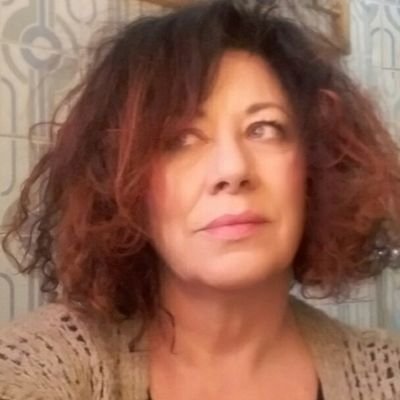 Pattygiart's profile picture. Emigrata da Napoli al nordE su a Castel Volturno. Tra arte e teatro, scovo bugie e non le smaschero (tanto la verità è nubile e resta zitella😉).