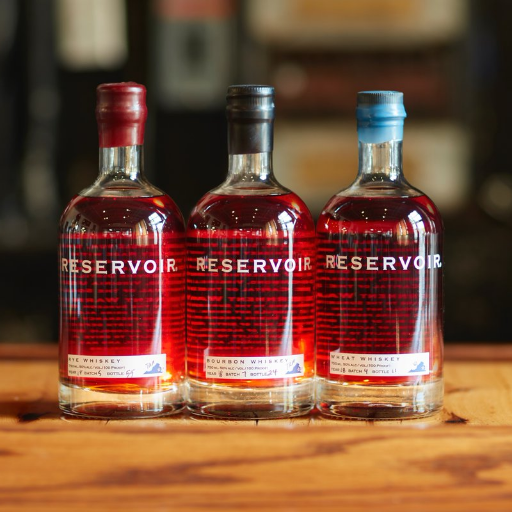 Small-batch Virginian Bourbon, Wheat and Rye Whiskey 🥃
