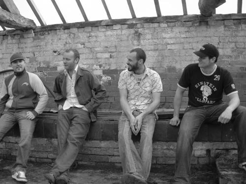 Groove band from Stratford-upon-avon
http://t.co/aeoAaxun