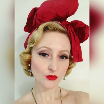 🍒 Miss Pinup UK 2018/19 Runner-up 💋 Costume Designer 💋 Disney Fan 💋 Vintage Lover 💋 Glamourpuss